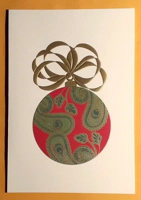 9 Crane and Company Ornament of Paisley & Gold Bow, 9 Red Lined Envelopes - NOS - Image 1 of 4