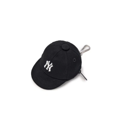 MLB KOREA Basic Ball Cap Pouch Keyring New York Yankees, Black - Image 1 of 4