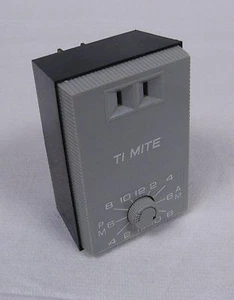 Vintage AMF Paragon (Model PLTI-0) TI MITE AM / PM Plug In Timer - Picture 1 of 6