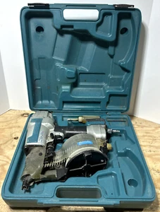 Makita AN611 2 1/2" Siding Coil Nailer W/ Case Good Condition Tested - Picture 1 of 14