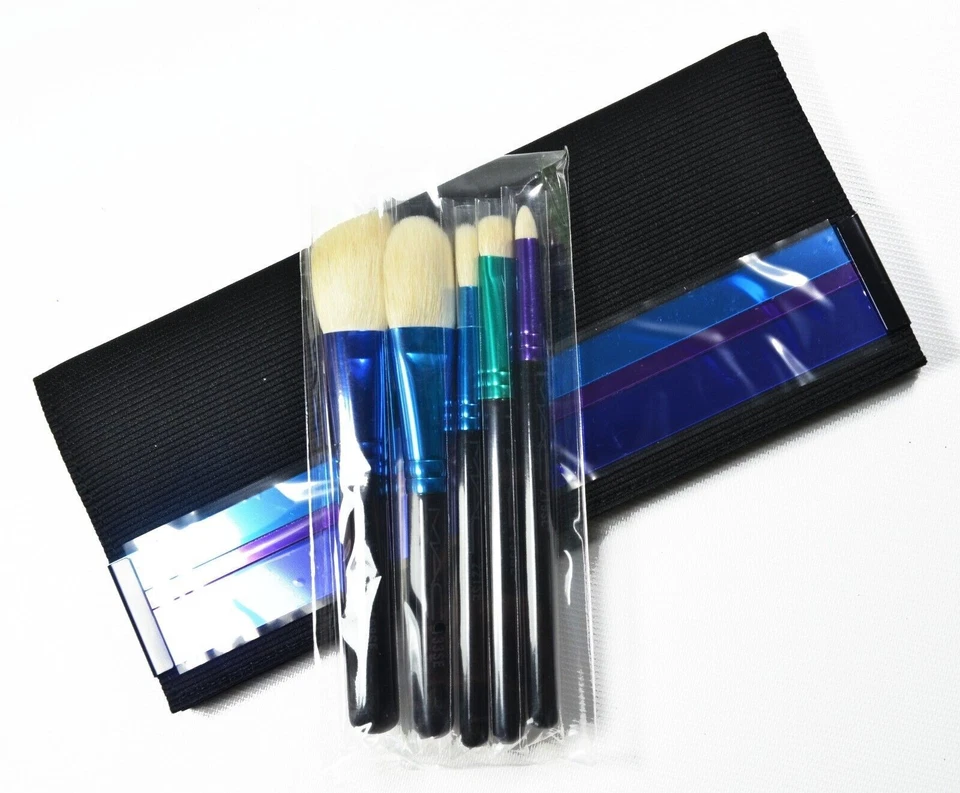 MAC ENCHANTED EVE BRUSH KIT - ESSENTIALS - 168,133,221,239,219 BRAND NEW IN BOX - Image 1 of 1