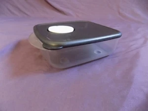 Tupperware Rock-N-Serve 21/2 Tassen Mikrowellenbehälter & belüfteter Deckel 3385A und 3386A - Bild 1 von 5