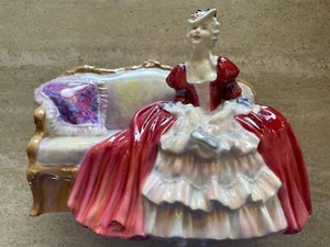 Royal Doulton Belle O' The Ball Figurine HN 1949 6" Tall Mint Condition - Picture 1 of 3