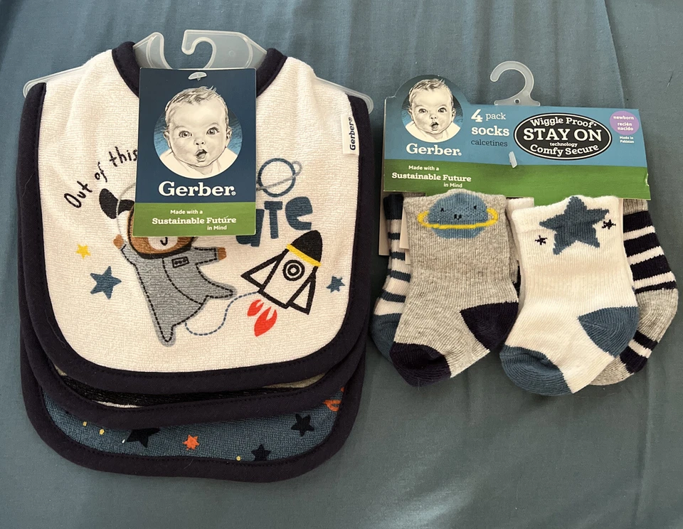 LOT GERBER BABY BIBS 3 PACK & 4 Pack Wiggle Proof Socks/Newborn -