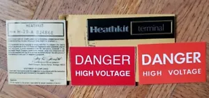 Neu Heathkit H-19-A Terminal Emblem & Hochspannungsaufkleber Neu aus altem Lagerbestand - Bild 1 von 6