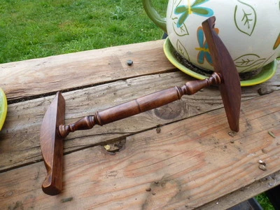 Kromski Niddy Noddy Walnut Finish Medium Instructions Included - Image 1 of 2