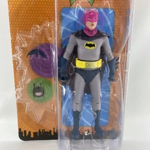 McFarlane DC Retro’66 Batman 6” Fig. Radioactive Batman (rosa Kutte) neu & versiegelt - Bild 1 von 11