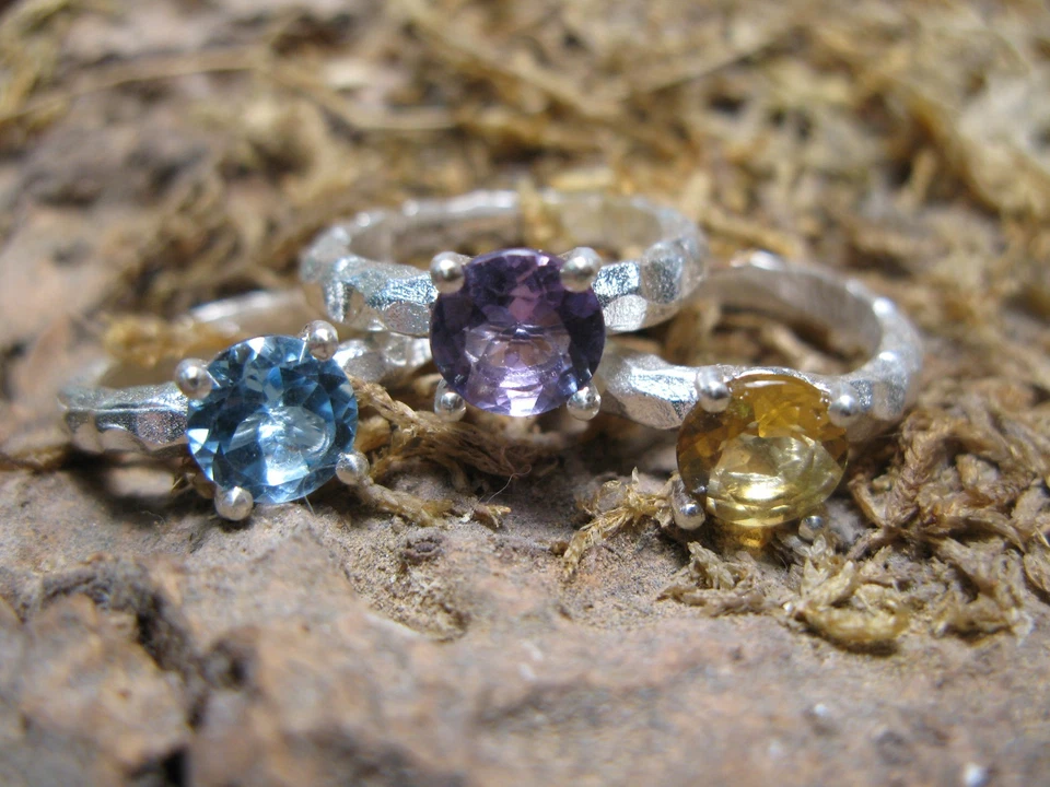 SOLITARIO ALTERNATIVO LAVORAZIONE RUSTIC CON AMETISTA,TOPAZIO,CITRINO IN ARGENTO - Immagine 1 di 4