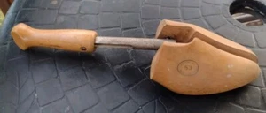 Vintage 1928 Holz rechter Schuhspanner Einsatz mittel großer Holzgriff - Bild 1 von 4