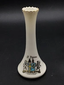WH Goss Crested China Specimen Vase Arms Of Late Lord Crewe - Picture 1 of 7