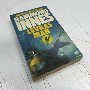 Libro de novela original vintage guerra tapa dura Hammond Innes Levkas Man Mancave - Imagen 1 de 12