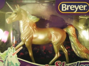 BREYER CLASSICS~"SKYLER" MAGICAL UNICORN HORSE # 97258~2018 NEW/BOX~SHINY L@@K!! - Picture 1 of 4