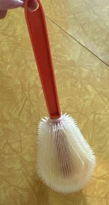 Vtg Rubbermaid Scrubber Brush Orange Plastic Pot Cleaner Hanging - Picture 1 of 5