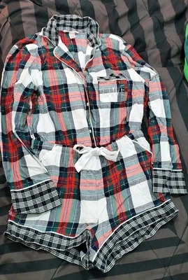 Mameluco de pijama de manga larga a cuadros de vacaciones Victoria’s Secret para mujer - talla S usado en excelente estado  Foto 1 de 4