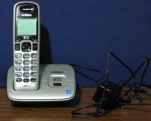 Teléfono inalámbrico Uniden D1660 y base de carga necesita batería nueva - Imagen 1 de 4