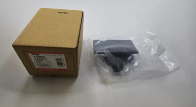 Manija de pestillo de guantera Dorman 74395 para modelos Ford y Lincoln Foto 1 de 4