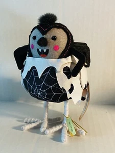 Hyde & EEK! Featherly Friends Halloween Bird SKITTER Spider 2024 - Picture 1 of 2