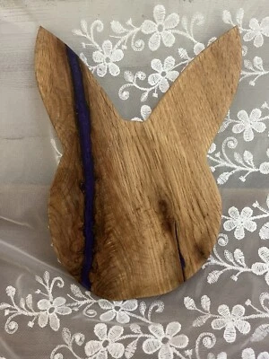 Bandeja de madeira feita à mão para coelhos com epóxi roxo - Imagem 1 de 4