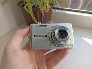 🔥Cámara compacta digital Olympus FE-330 plateada 8,0 MP🔥Cargador de batería funcionando🔥 - Imagen 1 de 7
