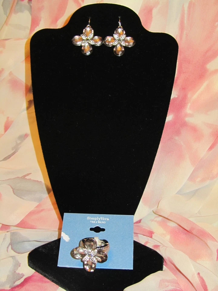 SIMPLY VERA WANG NUEVO CON ETIQUETAS $44 Mujer Anillo y Pendientes Conjunto Lavanda Foto 1 de 1
