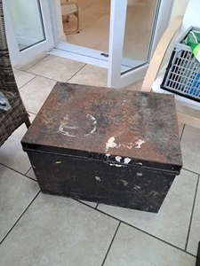 Large Vintage Metal Trunk - Log Box - Storage Chest - Coffee Table - Man Shed - Picture 1 of 14