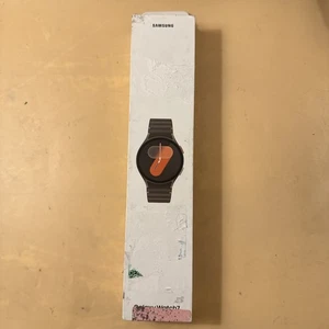 Samsung - Galaxy Watch7 Aluminum Smartwatch 40mm BT - Green - (2024) - Picture 1 of 9