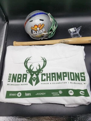 NEW Milwaukee Bucks 2021 NBA CHAMPIONS Parade T Shirt XL (DT) - Image 1 of 4