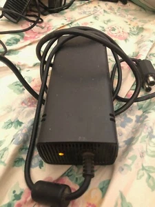 Adaptador de CA para fuente de alimentación de PSU Microsoft Xbox 360 Slim 2 pines conector - Imagen 1 de 3