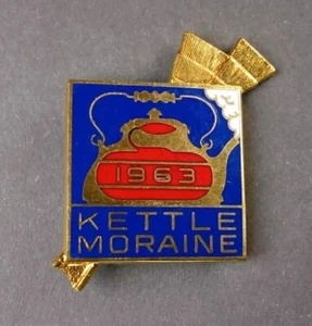 KETTLE MORAINE 1963 Lockennadel ~ Vintage WISCONSIN - Bild 1 von 1