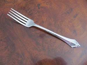 Oneida Community-Belcourt - Silverplate -USA - 7 1/2" Dinner Fork(s)- 13 Avail - Picture 1 of 6