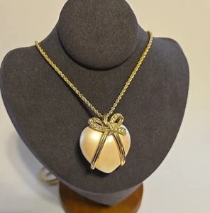 Joan Rivers Captured Heart Pearl Finish Pendant Gold 30" Chain - Picture 1 of 7