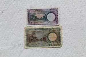 Nigeria Banknotes, 5 Shillings and 10 Shilling from 1958 - Foto 1 di 9