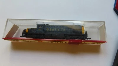 Model Power N Scale POWERED Santa Fe ALCO RSD-15 Diesel Loco - Image 1 of 4