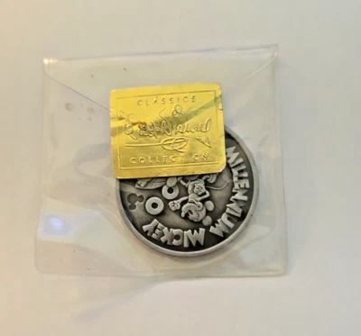 Goofy Moving Day Millennium Mickey 2000 On Top of the World Coin Disney NEW - Image 1 of 2