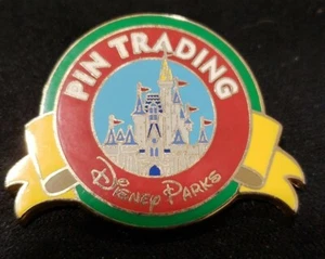 Spilla Disney 82414 Keep on Tradin' Mystery Principessa Castello di Cenerentola (Colore Completo) - Foto 1 di 12
