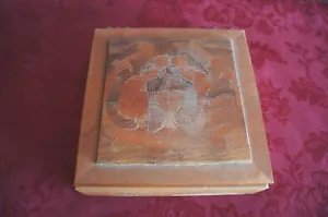 VTG. KISSING COUPLE TRINKET BOX - Picture 1 of 5