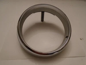 1967 OEM MOPAR CHRYSLER NEWPORT LH OUTER HEADLIGHT HEADLAMP TRIM BEZEL 2582643 - Foto 1 di 10