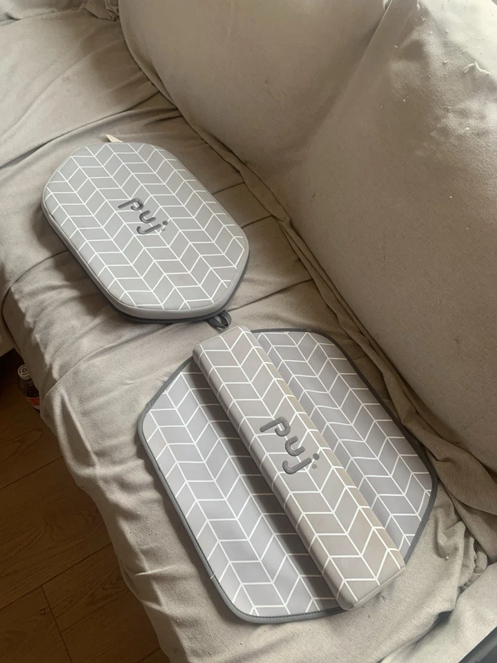 Juego de reposabrazos de baño Puj Pad arrodillador y almohadilla Puj Pad, elementos esenciales para el baño del bebé Foto 1 de 4