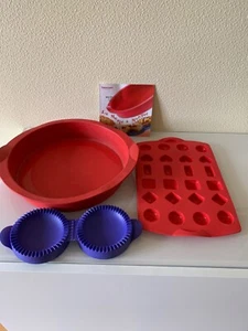 Tupperware Lot 2 Moules Silicone, Livret et Tartelettes - en bon etat - Foto 1 di 1
