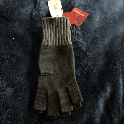 NEW SAKS FIFTH AVENUE CASHMERE KNITTED BLACK/CHARCOAL GLOVES  ONE SIZE - Image 1 of 4