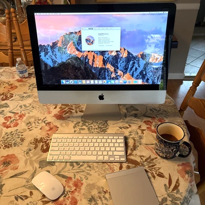 21.5" Apple iMac A1311 - 500GB HD - 4GB RAM Sierra OS Intel i5 Quad Core 2.5Ghz - Image 1 of 4