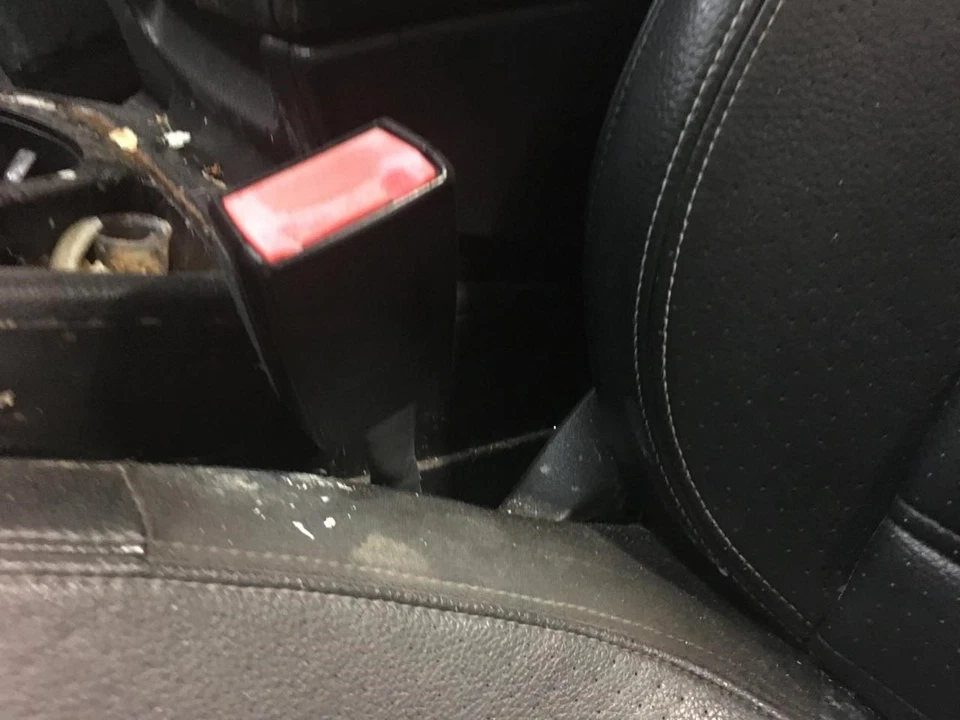 Seat Belt Front Bucket Seat Driver Buckle Fits 09-17 CC 2394618 Foto 1 de 1