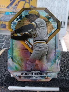 Topps Chrome Update 2022 Roberto Clemente Diamond Greats Die Cuts #DGC-24 - Foto 1 di 2