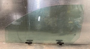 1999 - 2005 TOYOTA YARIS 3DR NSF PASSENGER SIDE DOOR GLASS DROPGLASS - Picture 1 of 2
