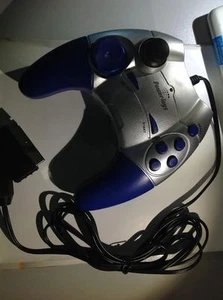 CONSOLE RETRO VIDEOGAME 30 GIOCHI INCLUSI NUOVO - Picture 1 of 1