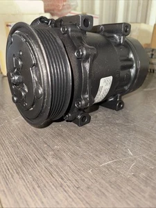 Reman A/C Compressor For 1994-96 Jeep Cherokee 2.5L 4.0L 67551 Four Seasons - Picture 1 of 4
