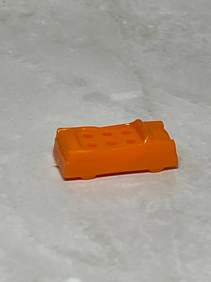 1960 The Game of Life de Milton Bradley - Coche naranja de repuesto Foto 1 de 1