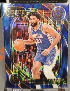 Joel Embiid 2024-25 Panini Seleziona Blu Tectonic Prizm /99 #236 76ers - Foto 1 di 5