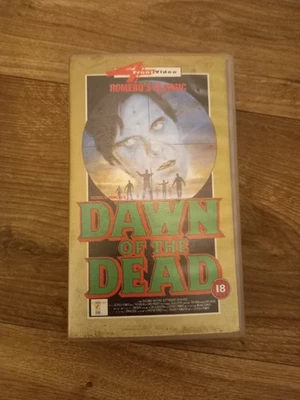 Dawn of the Dead George A. Romero VHS Zombies PAL Rated 18 - Imagen 1 de 4
