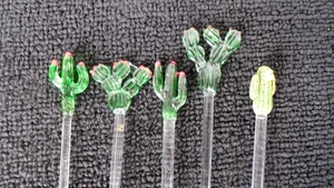 5 Swizzle Rühr Rührstäbchen Kunst Glas Kaktus Deko Party - Bild 1 von 2